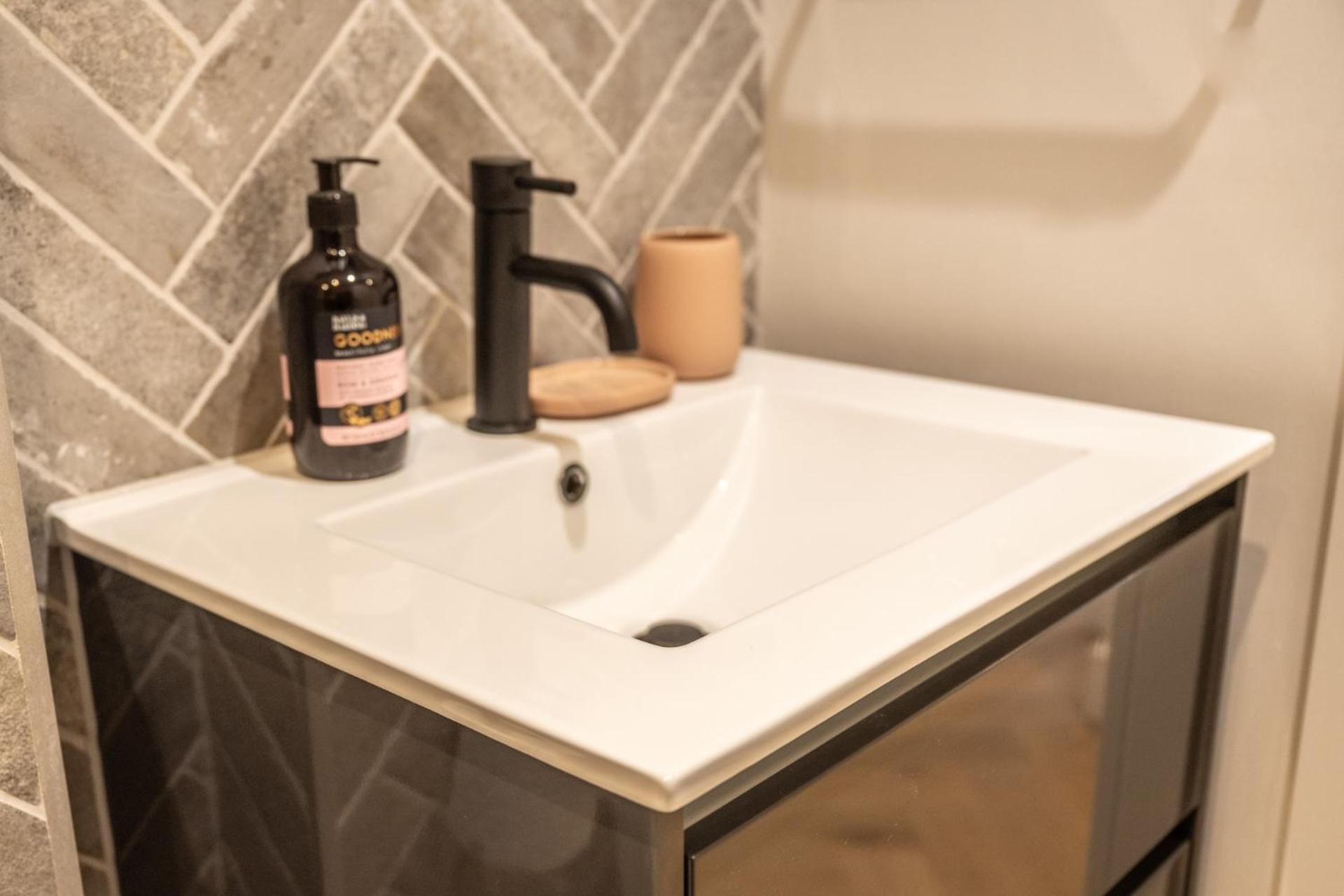 Modern, Stylish Newly Refurbished 2Nd Floor Apartment In Fitzrovia ロンドン エクステリア 写真